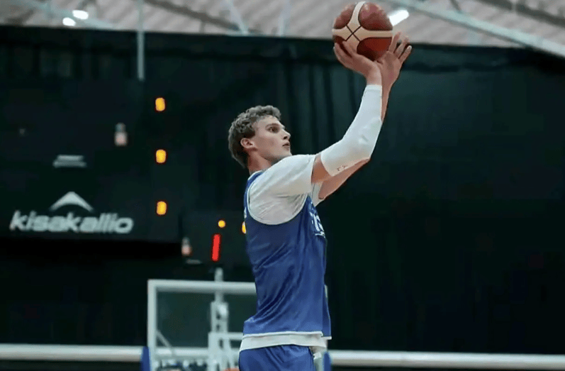 NBA打卡上班，欧锦赛火力全开！23分钟43分，爵士别埋没天才